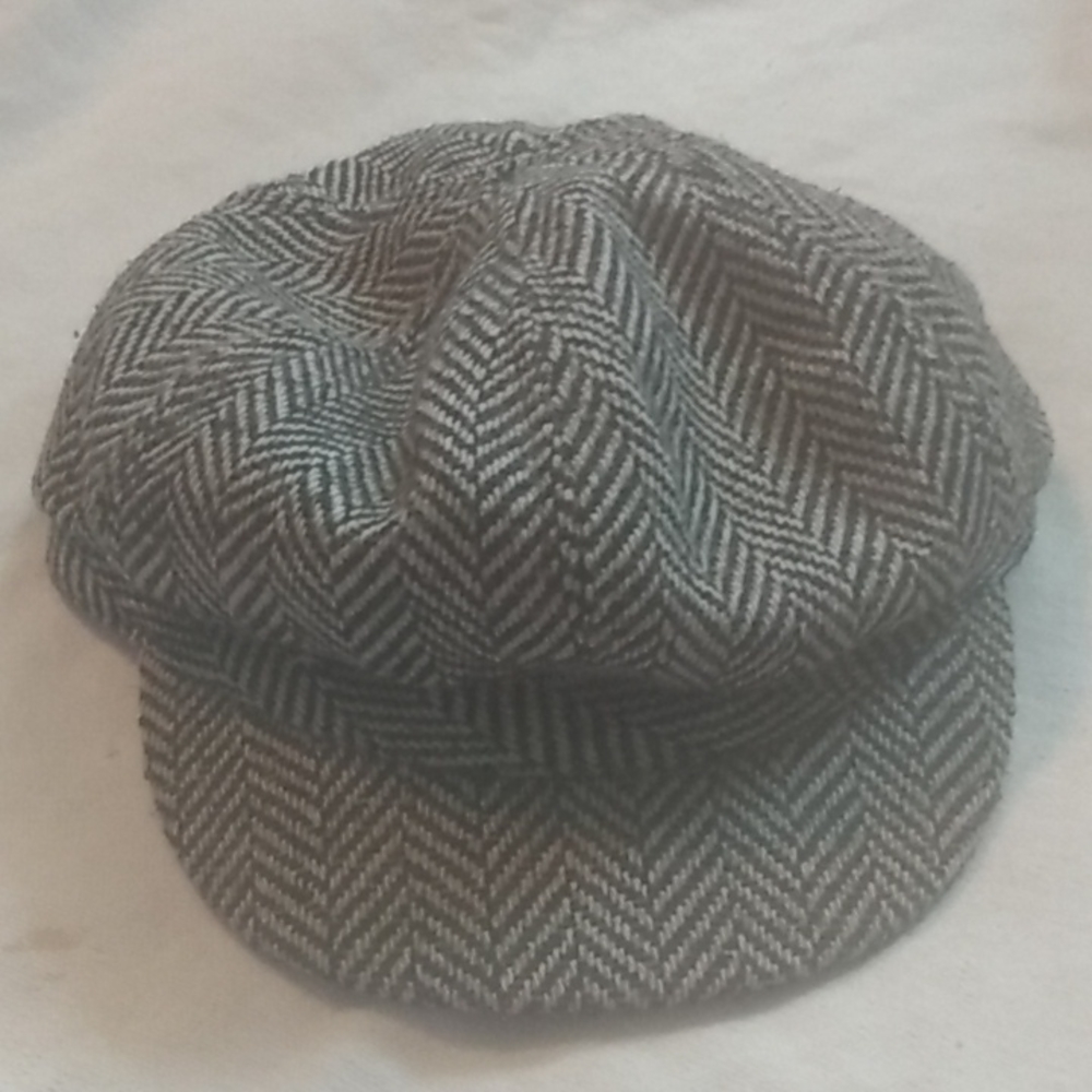 Newsboy hat black and white